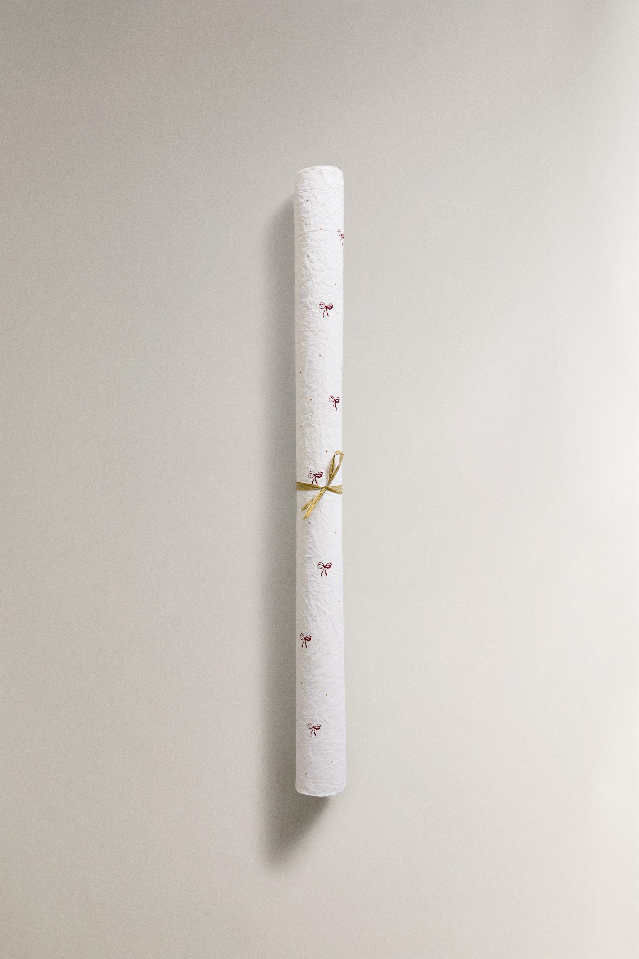 CHRISTMAS WRAPPING PAPER WITH BOWS